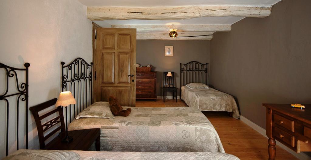 Domaine De Bertrandy Bed and Breakfast Allemagne-en-Provence Værelse billede