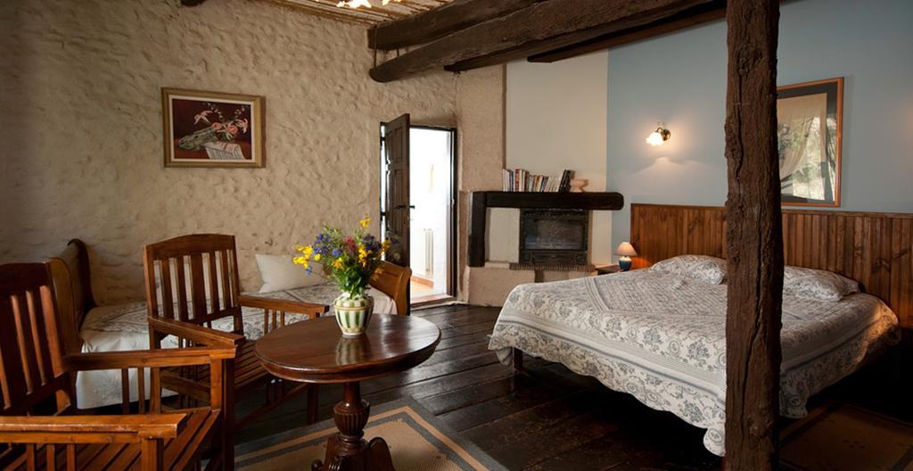 Domaine De Bertrandy Bed and Breakfast Allemagne-en-Provence Værelse billede